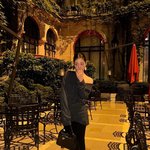 노윤서, <b>파리</b> 빛낸 독보적인 미모…아찔한 어깨라인 시선 강탈