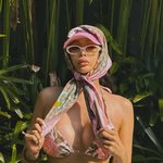 엉덩이 문신까지 노출…제시, 비키니 패션으로 소통 '과감 행보'...