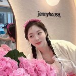 [드루와] <b>채수빈</b>, 31번째 생일 안 믿기는 동안 미모‥꽃에 파묻혔네