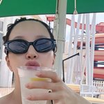 <b>아유미</b>, 일본으로 훌쩍 떠났다…돌 지난 딸 두고 "충전"