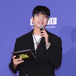 [포토S] 유재필, '힙한 안경 쓰고'