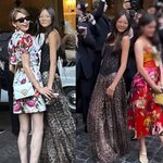 추사랑, 곧 모델 데뷔하나...<b>런던</b>서 母 야노시호 손잡고 '워킹...