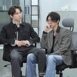 편한 사람과 붙어 있으면 나온다는 <b>자세</b>