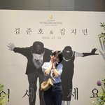 김준호김지민 결혼식 포토존 장악한 <b>민폐</b> 하객 누구? “너무 이쁘다”