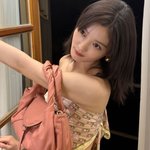 김유정, 과감해진 국민여동생..파격 스카프룩으로 섹<b>시미</b> 과시