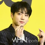 "보고 울었다"...<b>BTS</b> 정국, '케데헌' 과몰입에 결국 ...