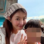 ‘둘째 임신’ 이시영, 첫째 子와 디즈니랜드..논란 속 행복한 얼굴