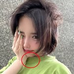 <b>박봄</b>, 아침부터 풀 메이크업…턱 보정은 오늘도 현재 진행형