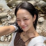 [입스타그램] 김세정의 여름은 ‘계곡 브런치룩’으로 완성된다