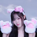 지젤은 <b>핑크색</b>이 ㄹㅇ 잘어울리네