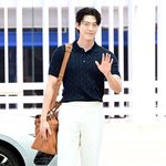 [댓글부탁해] '<b>신민아</b> ️’ 김우빈, 교과서 남친룩