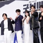 [단독] 박보검→태<b>원석</b>, '굿보이' 최종회 본방 사수 함께 한다...