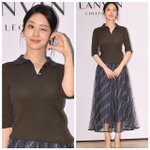 한 방에 뒤집힌 분위기…‘<b>카라멜</b> 톤 니트+시스루 스커트’ 완성형...