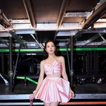 <b>디올</b> 디자이너가 지수한테 선물해준 무대의상