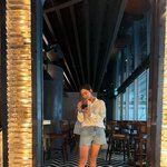 이민정, <b>마법</b> 거울이 만든 '명품 각선미'에 감탄…"비현실적인...