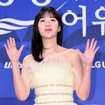 [포토] 지예은, 예쁜 미모로 손인사