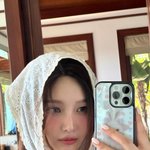 내려앉은 여름의 온기”…조이, 크러쉬 수채화 같은 <b>무드</b>→청초 미소