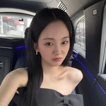 [댓글부탁해] '흑발 여신' 조이현, 블랙 드레스로 완성한 고혹적인...