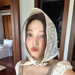 크러쉬 조이, 산뜻한 보헤미안 패션 ‘일상도 화보처럼’ [<b>SNS</b>]