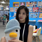 '15살 <b>연상</b>' 소희, 유흥업소 루머 후 근황…여전한 인형 미모