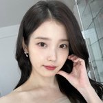 '이종석' 아이유, 동화 속 공주님 강림인가…어깨 드러낸 드레스+여우주연상...