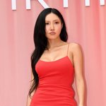 [종합] '<b>청력</b> 손실' 화사, 열애설 부인 4개월 만에…"외롭지...