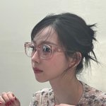 카리나 이거 안경 얼굴에 비해 <b>사이즈</b> 커보여?