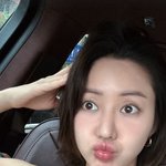  겨드랑이 매너 지켰다..'억대' <b>SUV</b> 차량 탄 쌍둥이 싱글맘