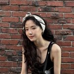 손나은, 에이핑크 다 모였는데... 불화설 속에 홀로 여기에!