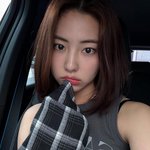 입술에 젖은 하루”…하율리, 여름 오후→도시 감성 압도