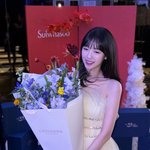 선한 <b>영향력</b>”…지예은, 우아한 미소로 여름 밤→순수 압도 박현서...