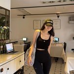 이솔이, 먹어도 살 안 쪘다고?..<b>신이</b> 내린 몸매 “한참 자랑”