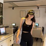  주말에 많이 먹어서 이정도? 황금 골반+<b>직각</b> 어깨 [해시태그]