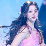 아이돌의 <b>정석</b>같은 사진 공유해줘