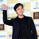 맞았다…6년 만의 복귀 이어 <b>제작자</b> 변신 ('오키나와 블루노트')