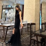 조보아, 눈부신 블랙 드레스 자태…<b>샹들리에</b> 앞 고혹미 발산