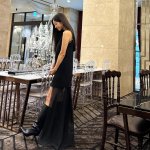 “투명한 시간 위 발걸음”…조보아, 고요한 <b>미소</b>→여름밤의 우아함