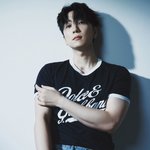 첫 화보 촬영에서 아내에게 <b>코치</b>받은 남자가수