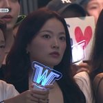 천우희가 ‘스우파3’에 왜? <b>관객석</b>에서 자체발광 미모 [결정적장면]