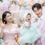 돌잔치 입 열어 “딸에게 건넨 삶의 가치, 선물은 <b>물질</b> 대신 기부”