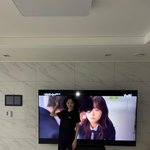 “퇴근하고 <b>본방</b>사수”…조이현, 집 안의 여운→작품 속으로 스며든...