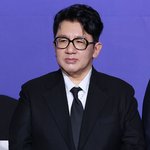 방시혁 부정거래 의혹 수사 본격화..하이브 압수<b>수색</b> 시작 [종합]