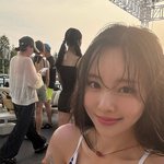 '박성광' 이솔이, 찜통 <b>더위</b>에 시원한 끈 민소매로 나섰다