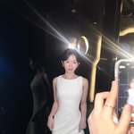 “수상하신 분들 모두 축하드립니다”…<b>윤가</b>이, 화이트 드레스→비현실적...