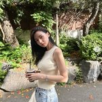 권나라, 청순 섹시 종결자..흰티에 청바지는 진리