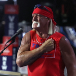 극적인 퍼포먼스의 ‘전설적 프로<b>레슬러</b>’…트럼프, 故 헐크 호건 애도