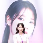 [댓글부탁해] [현장포토] "포스터를 찢었다"...아이유, 살아있는 <b>인형</b>
