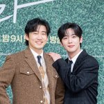 [현장포토] "사제 <b>케미</b> 폭발"...윤계상·김요한, 훈훈 브로맨스