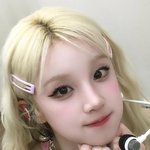 아이들 우기, 거울 앞 '현실 토끼' 강림…금발 인형 미모 대폭발