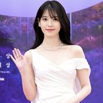 '여우주연상' 아우라..아이유, 또 경사 터졌다! '<b>세관</b> 홍보대사'...